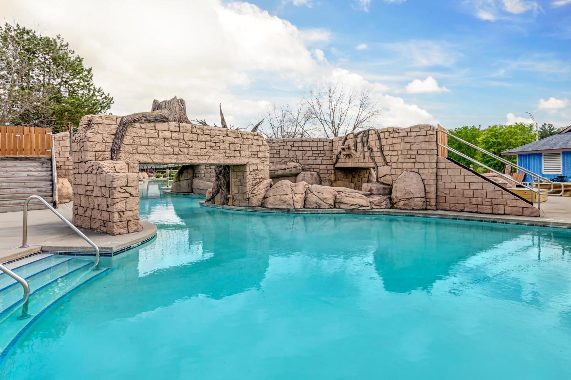 Resort Polynesian &